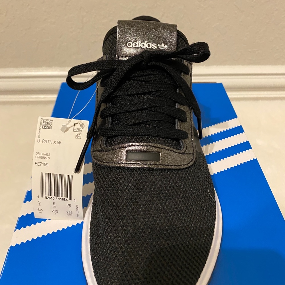 Adidas - Picture 2 of 2